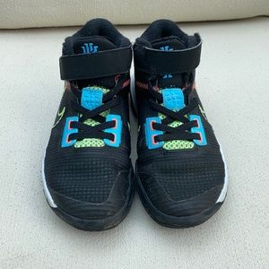 KYRIE FLYTRAP 4 GS 'BLACK LIME GLOW'